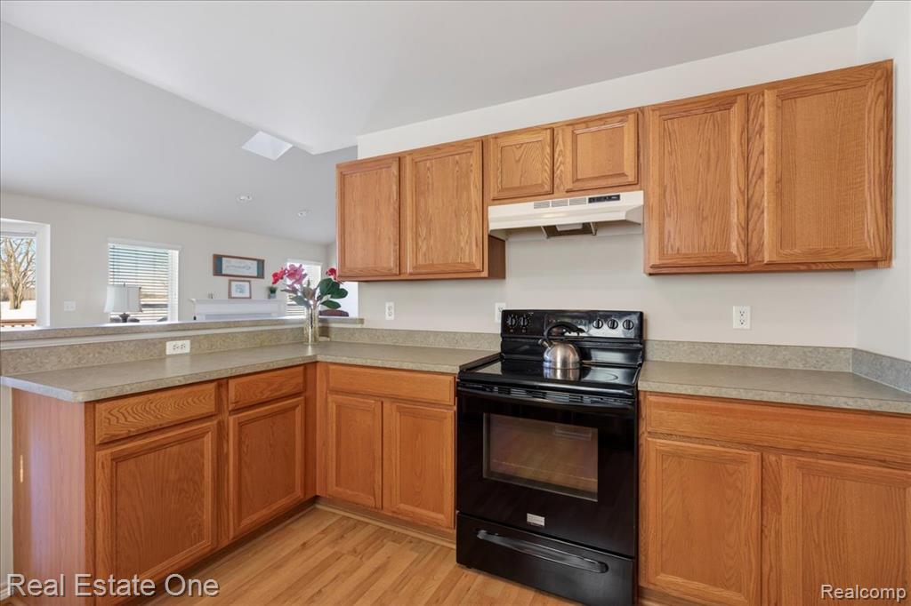 460 Golf Villa Drive, 9, Oxford, MI 48371 — Photo 16