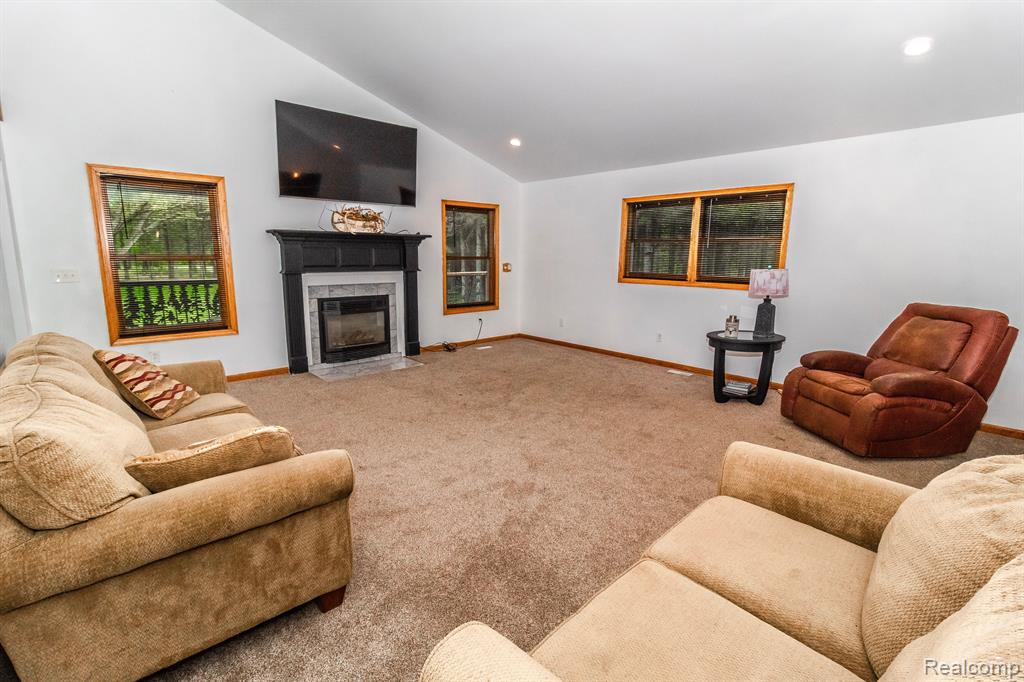 4707 MOUNT MORRIS Road, Columbiaville, MI 48421 — Photo 10