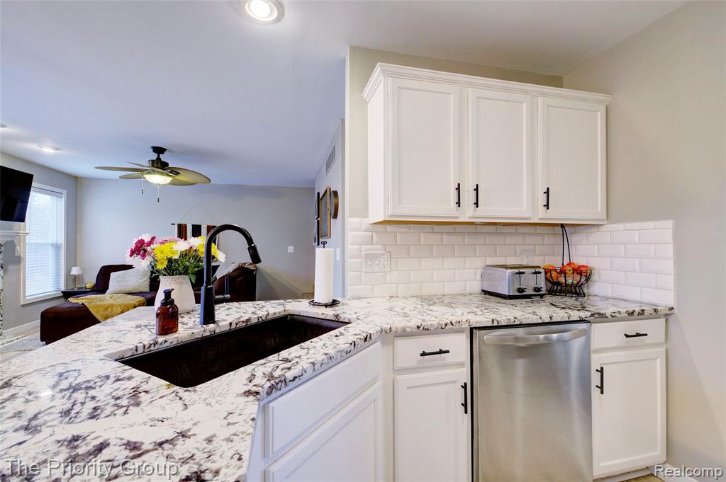 4395 Pondview Drive, Swartz Creek, MI 48473 — Photo 19