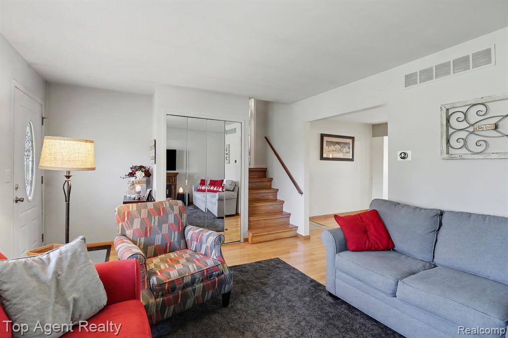 1010 Pelham Boulevard, Waterford, MI 48328 — Photo 6