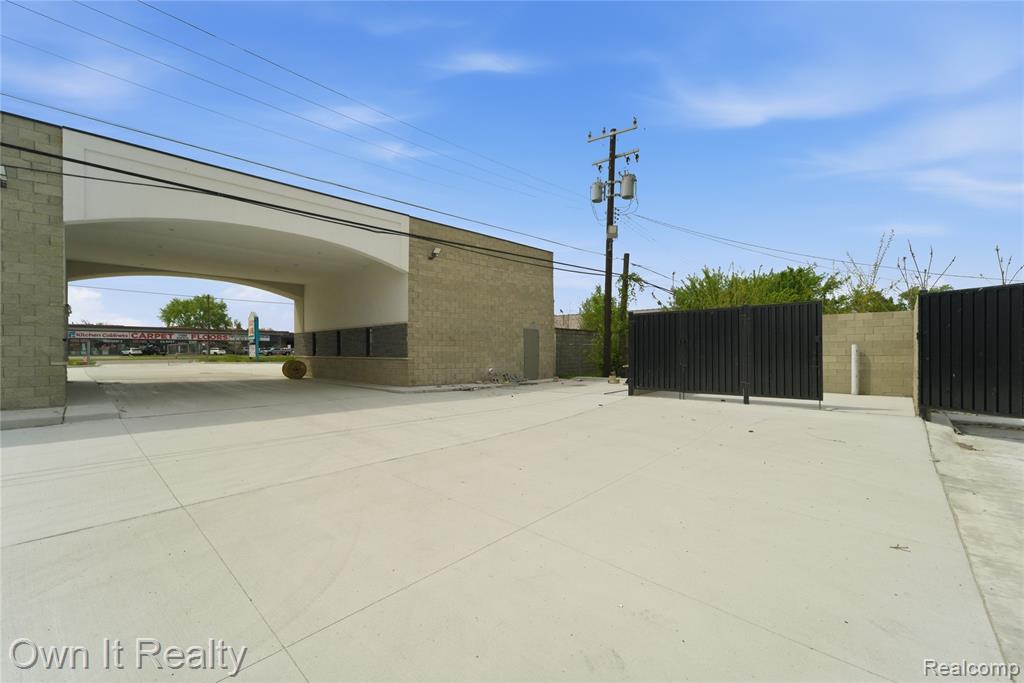 6452 N Telegraph Road, Dearborn Heights, MI 48127 — Photo 4