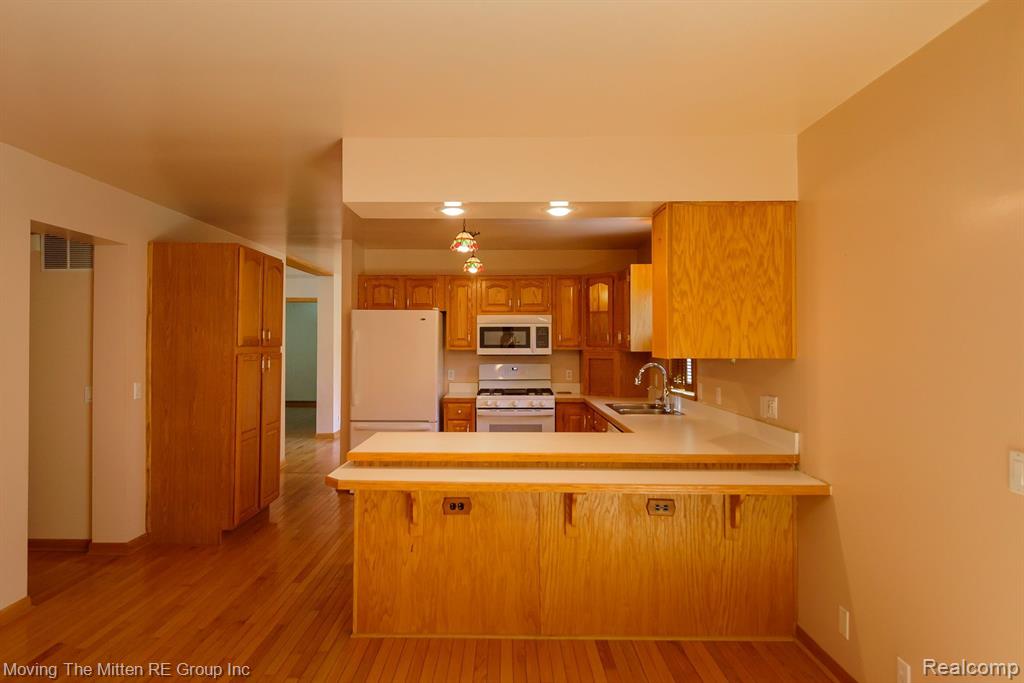 49335 WEAR Road, Belleville, MI 48111 — Photo 13