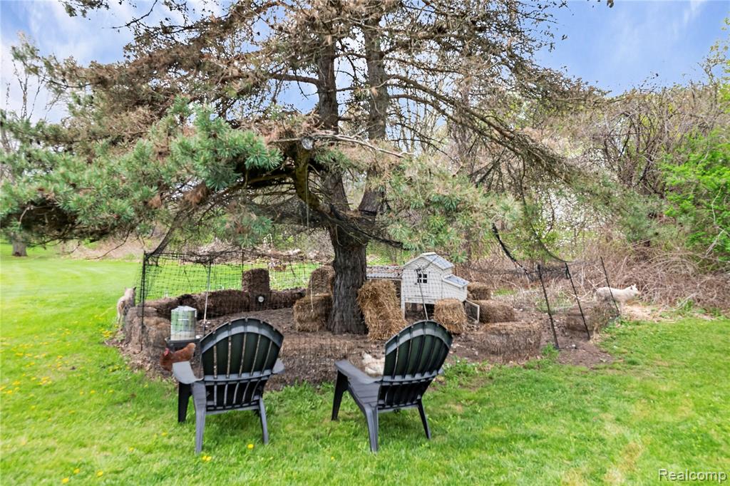 8439 Holcomb Road, Clarkston, MI 48348 — Photo 15