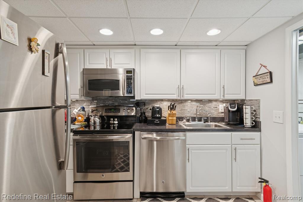 50340 Helfer Boulevard, Wixom, MI 48393 — Photo 21