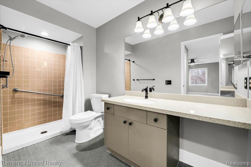 7968 Lawrence, West Bloomfield, MI — Photo 25