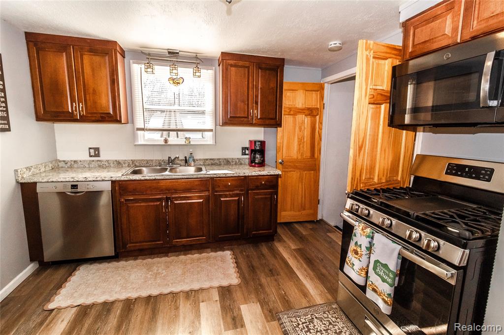 825 N Main Street, Lapeer, MI 48446 — Photo 6