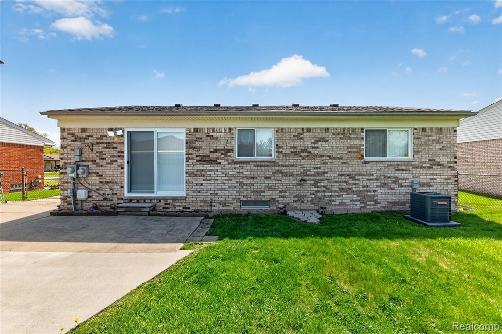 23712 Cedar Ridge Drive, Romulus, MI 48174 — Photo 35