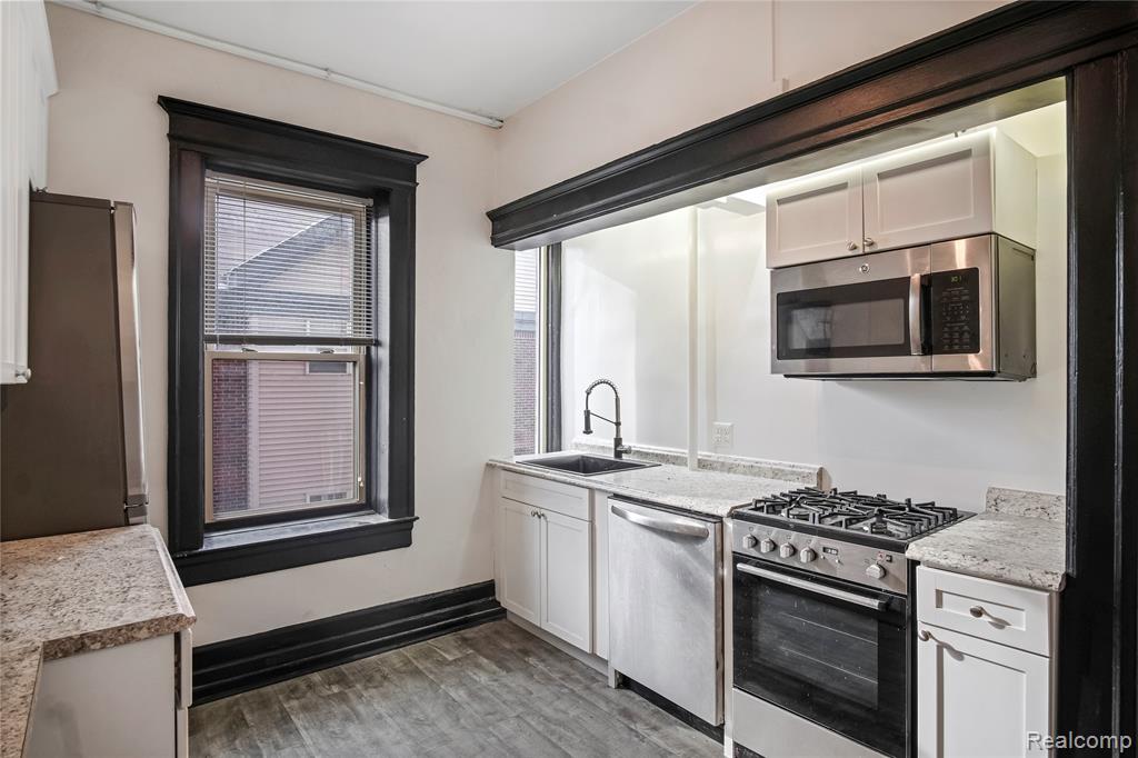 66 Adelaide Street, Detroit, MI 48201 — Photo 12