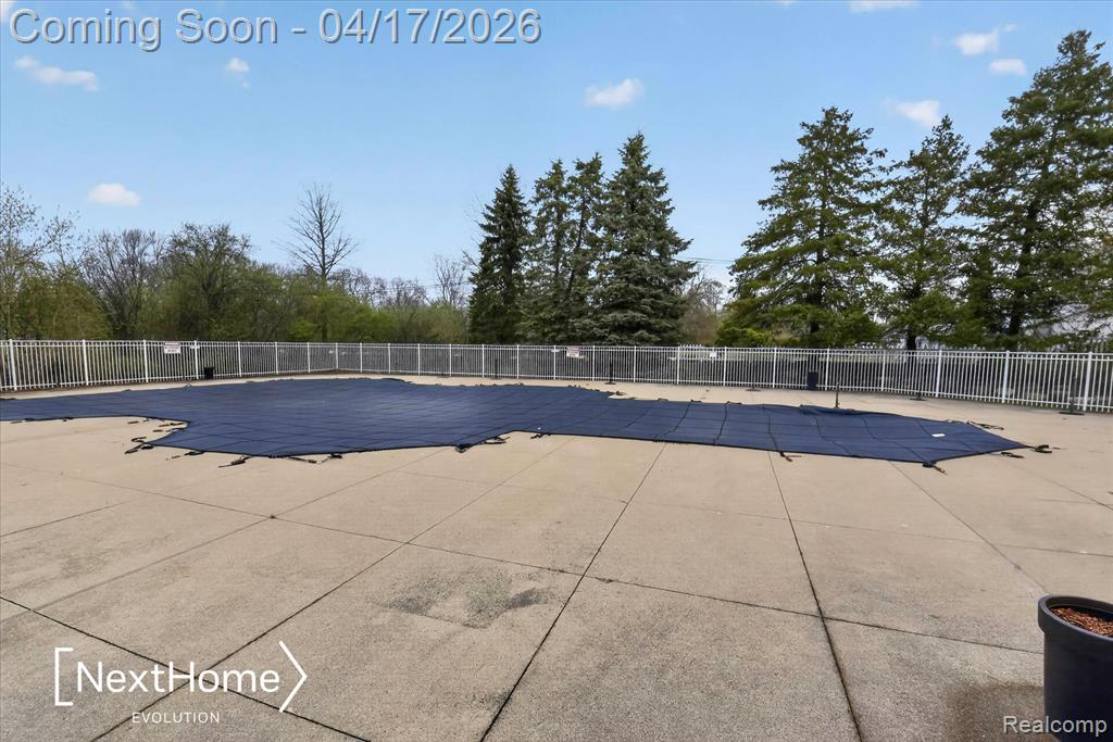 321 Oxford Court, Belleville, MI 48111 — Photo 55