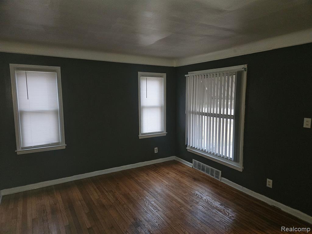 6110 FARMBROOK Street, Detroit, MI 48224 — Photo 4