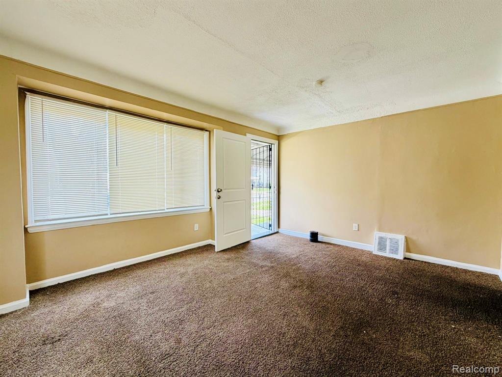 8653 BRAILE Street, Detroit, MI 48228 — Photo 9