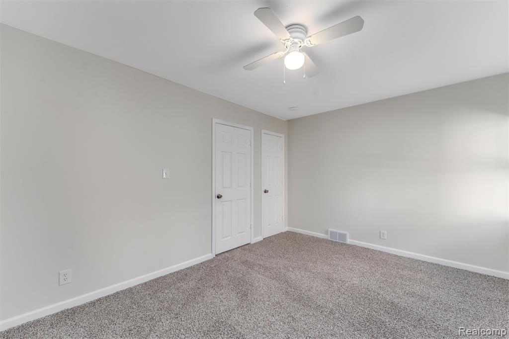 19168 Berden, Grosse Pointe, MI 48236 — Photo 14
