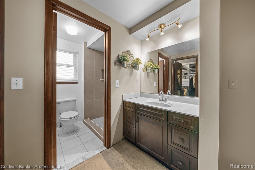 5075 Bayside Drive, Troy, MI 48098 — Photo 20