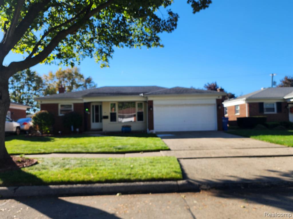 27741 Roan Drive, Warren, MI 48093