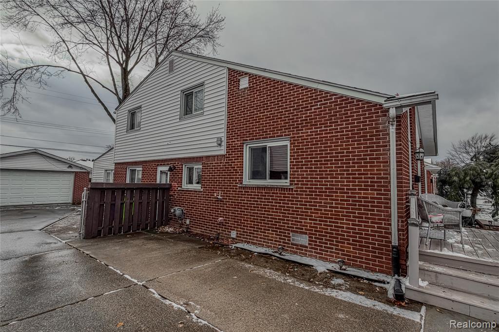 17858 Summer Lane S, Fraser, MI 48026 — Photo 2