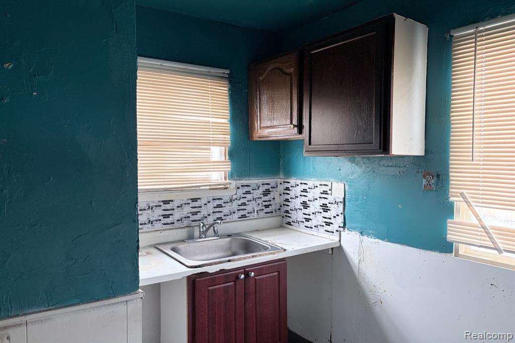 10340 Maplelawn Street, Detroit, MI 48204 — Photo 8