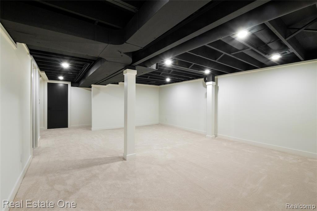 5584 N Adams Way, Bloomfield Hills, MI 48302 — Photo 48