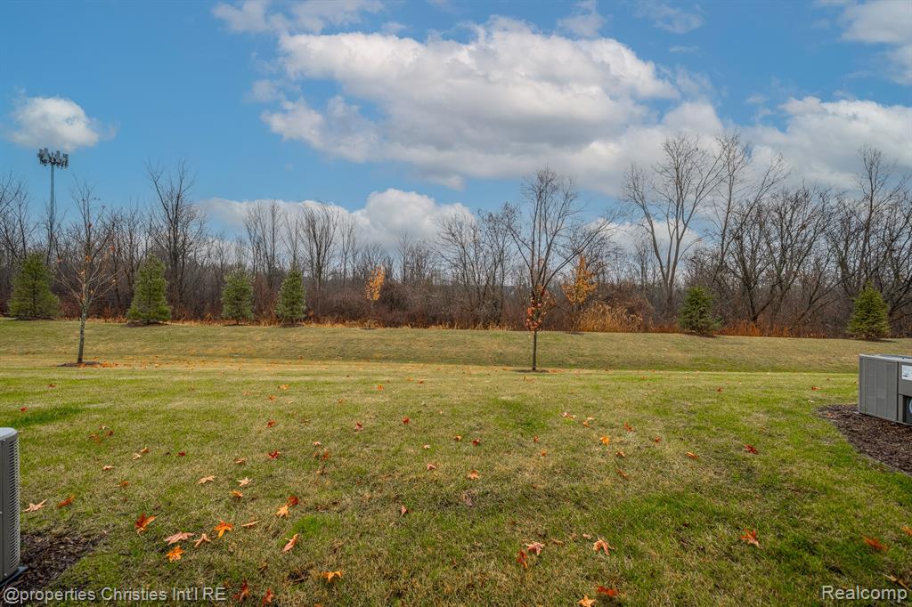 43580 PROSPECT, Novi, MI — Photo 26