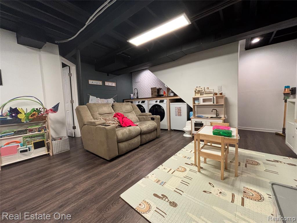 66 Meadow Wood Drive, Rochester Hills, MI 48307 — Photo 17