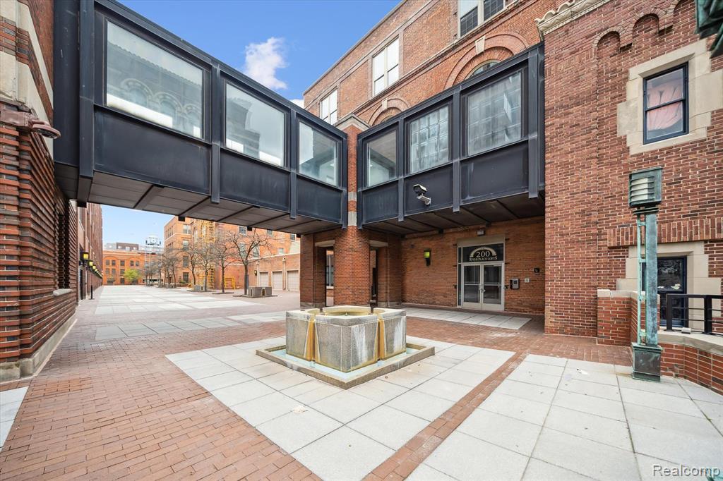 200 RIVER PLACE Drive, 14, Detroit, MI 48207 — Photo 31