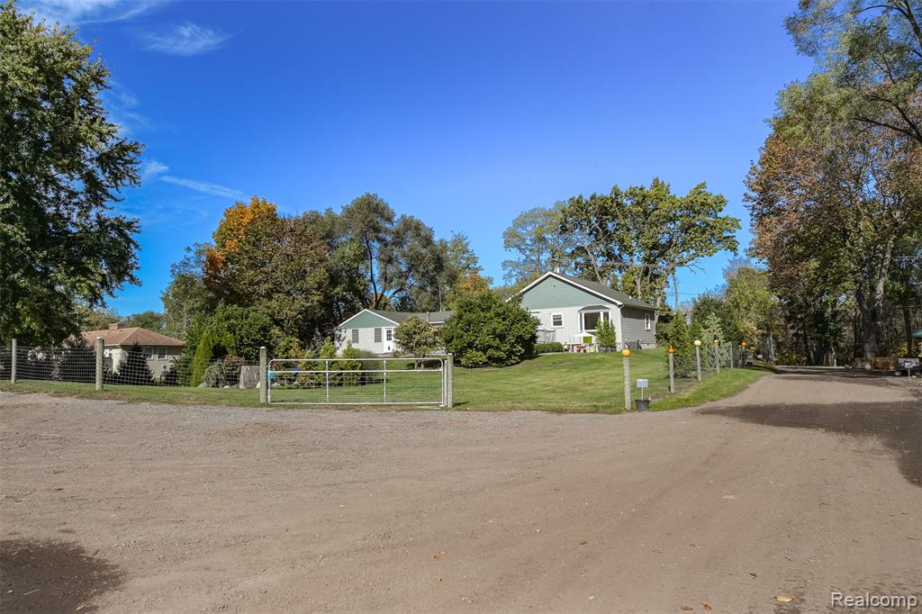 2076 Seymour Lake Road, Ortonville, MI 48462 — Photo 69