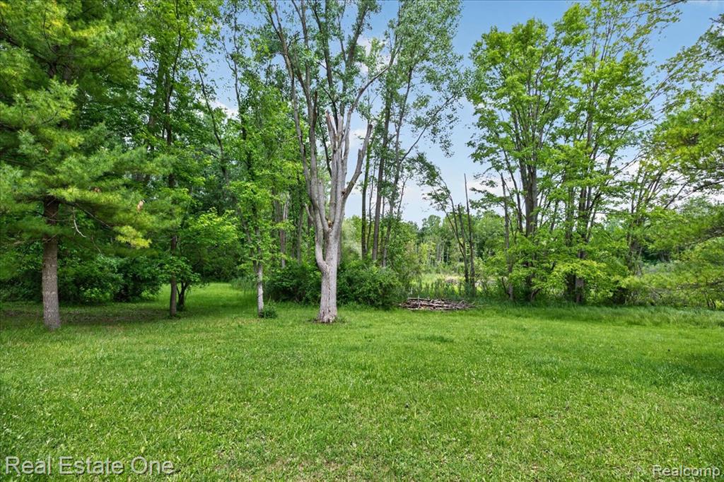 425 Courtney Road, Leonard, MI 48367 — Photo 69