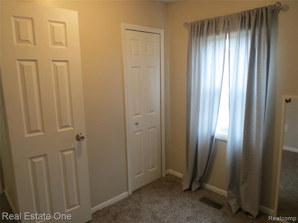 1648 Lombardy, Highland, MI 48356 — Photo 19