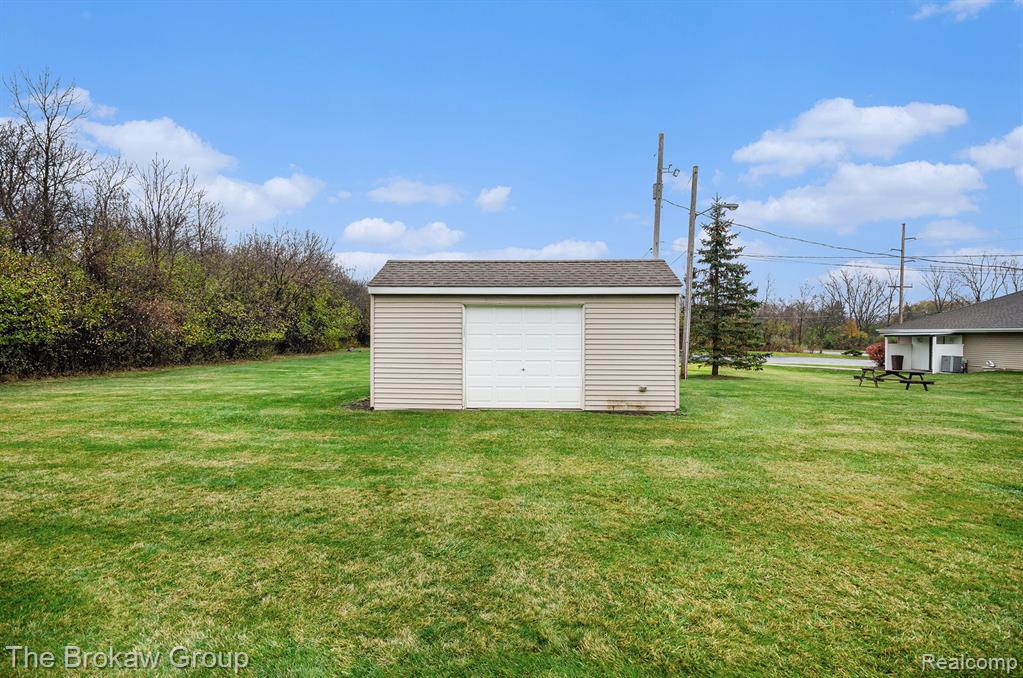4212 LENNON Road, Flint, MI 48507 — Photo 94