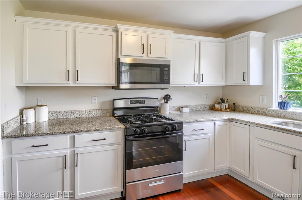 4422 JORDAN Drive, Grand Blanc, MI 48439 — Photo 9