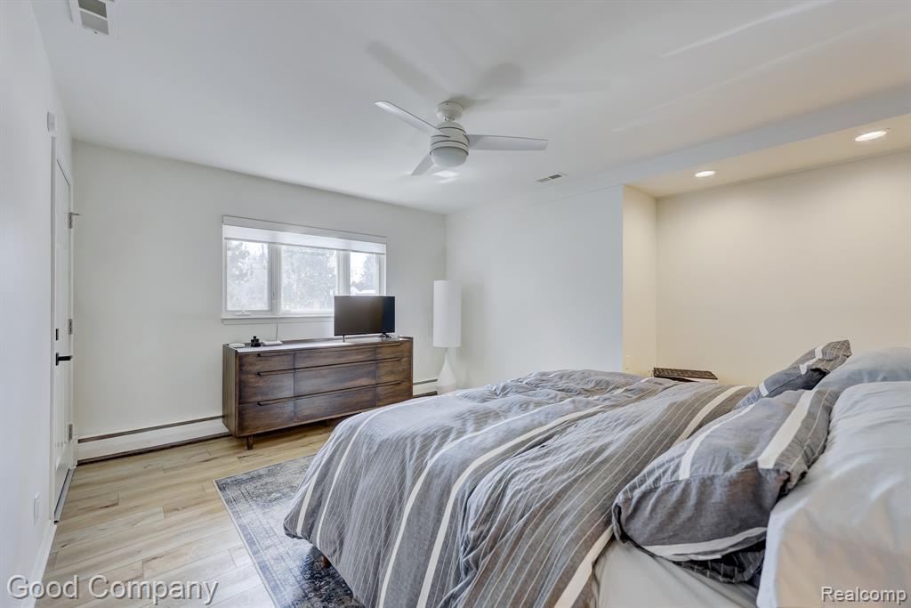 805 N Pemberton Road, Bloomfield Hills, MI 48302 — Photo 47