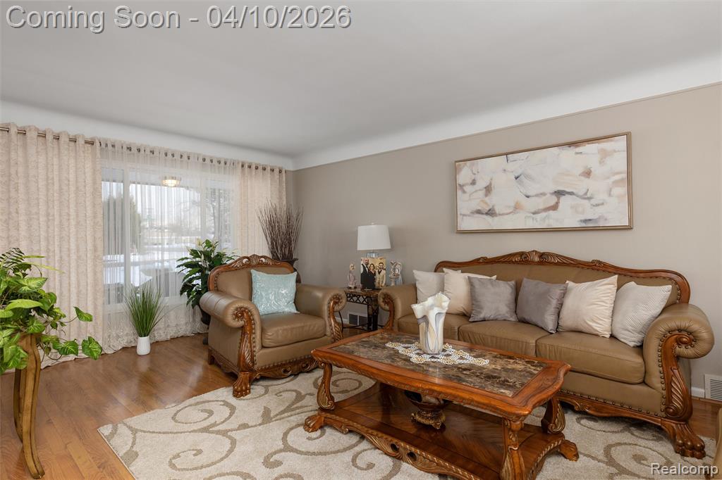 29517 Eastfield Street, Farmington Hills, MI, 48334