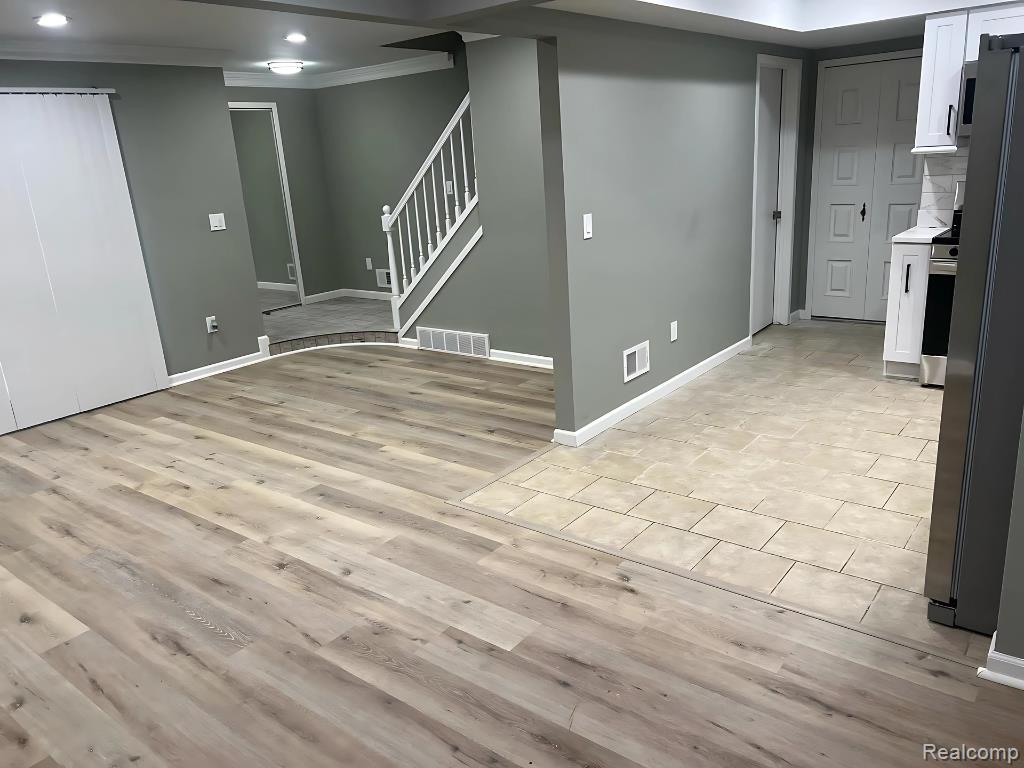 29600 CITY CENTER Drive, 4, Warren, MI 48093 — Photo 4