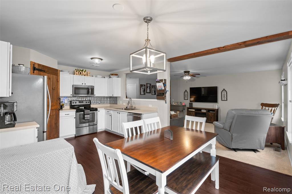 8586 Cass River Drive, Fowlerville, MI 48836 — Photo 17