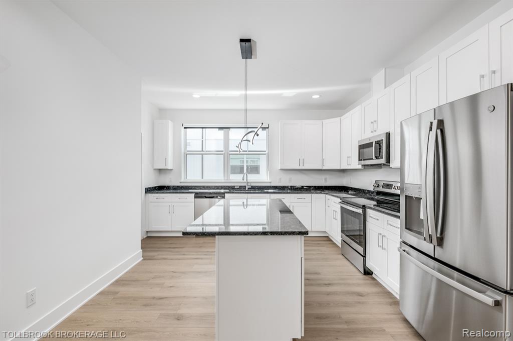 317 E. Irving, Madison Heights, MI 48084 — Photo 11