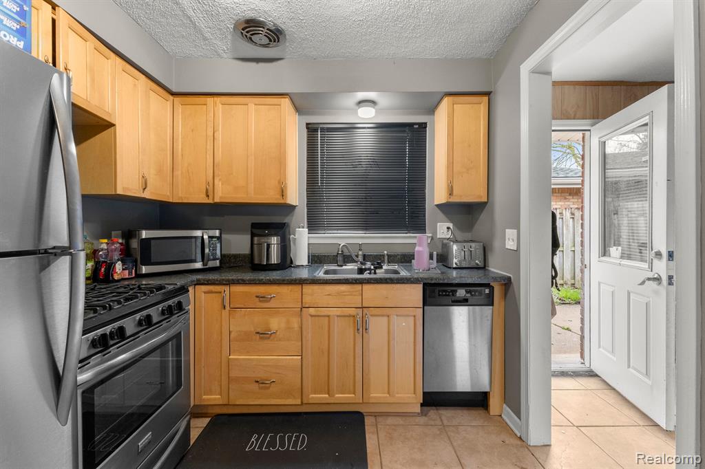 9424 POLK Street, Taylor, MI 48180 — Photo 13