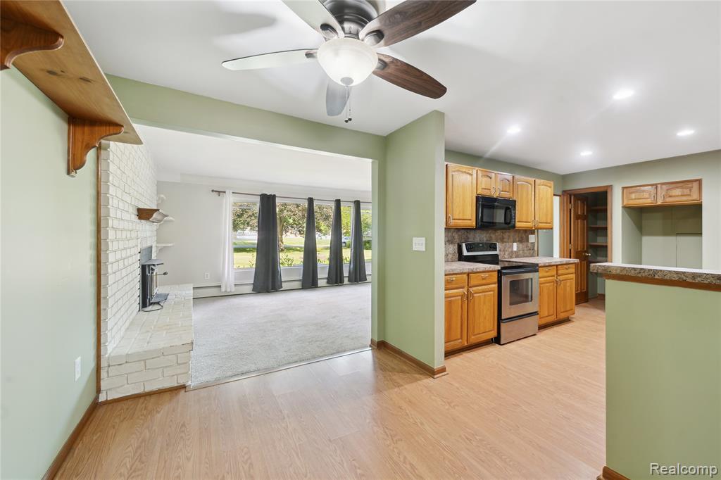 4403 Killarney Park Drive, Burton, MI 48529 — Photo 8