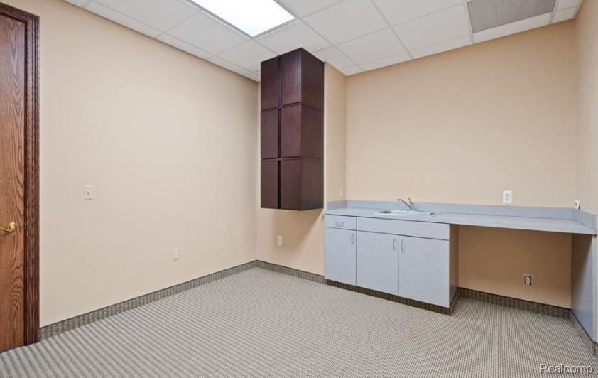 2032 E Square Lake Road, Troy, MI 48085 — Photo 7
