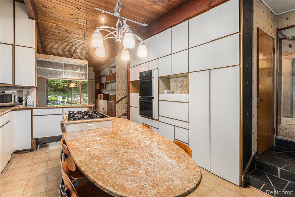 3192 Paint Creek Drive, Oakland, MI — Photo 13