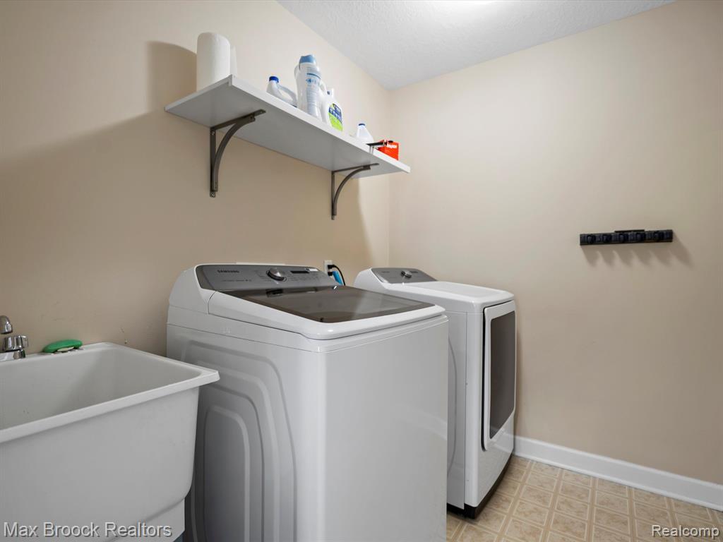27404 SLOAN Street, Novi, MI — Photo 28