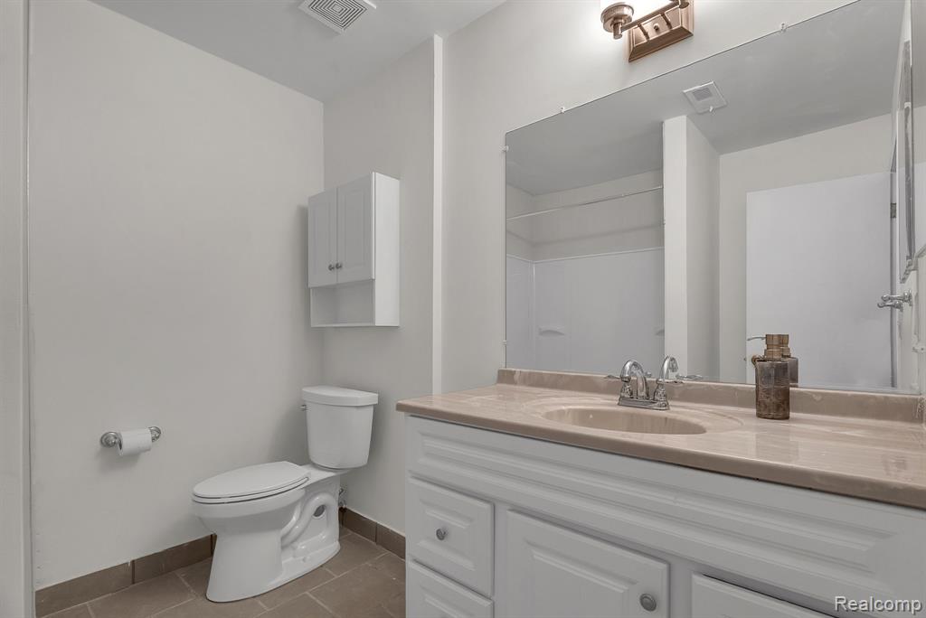 7769 Manor Circle, Westland, MI — Photo 14