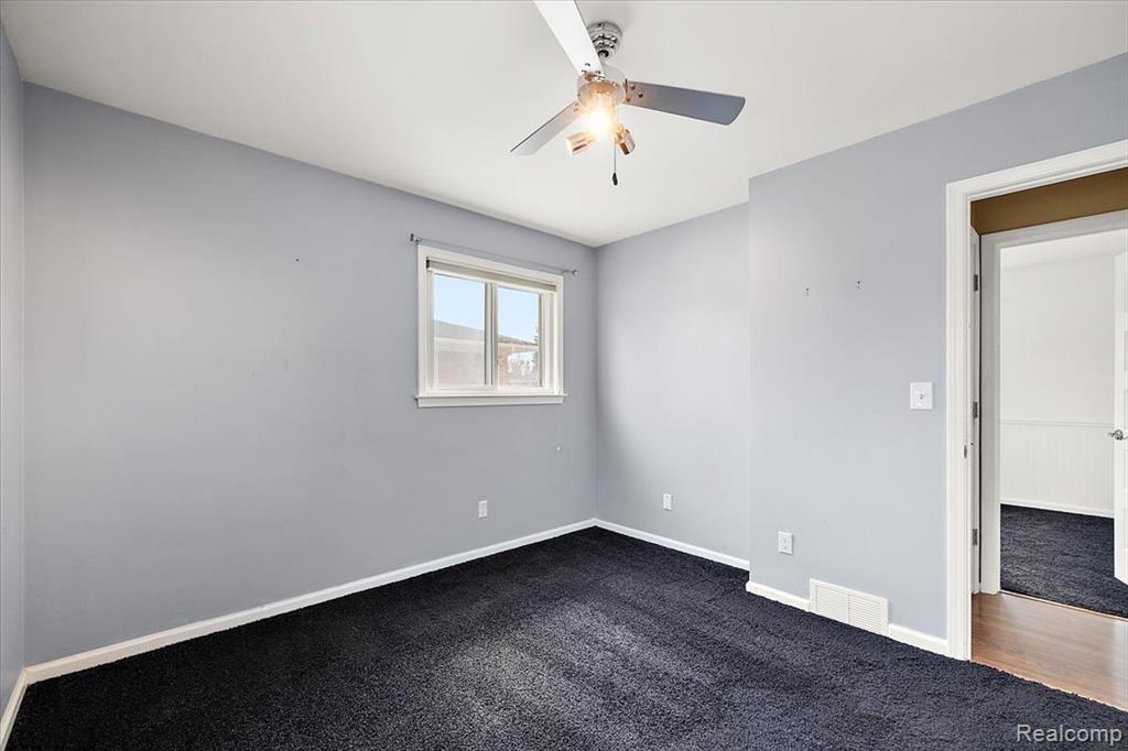 9364 Colorado Street, Livonia, MI 48150 — Photo 29