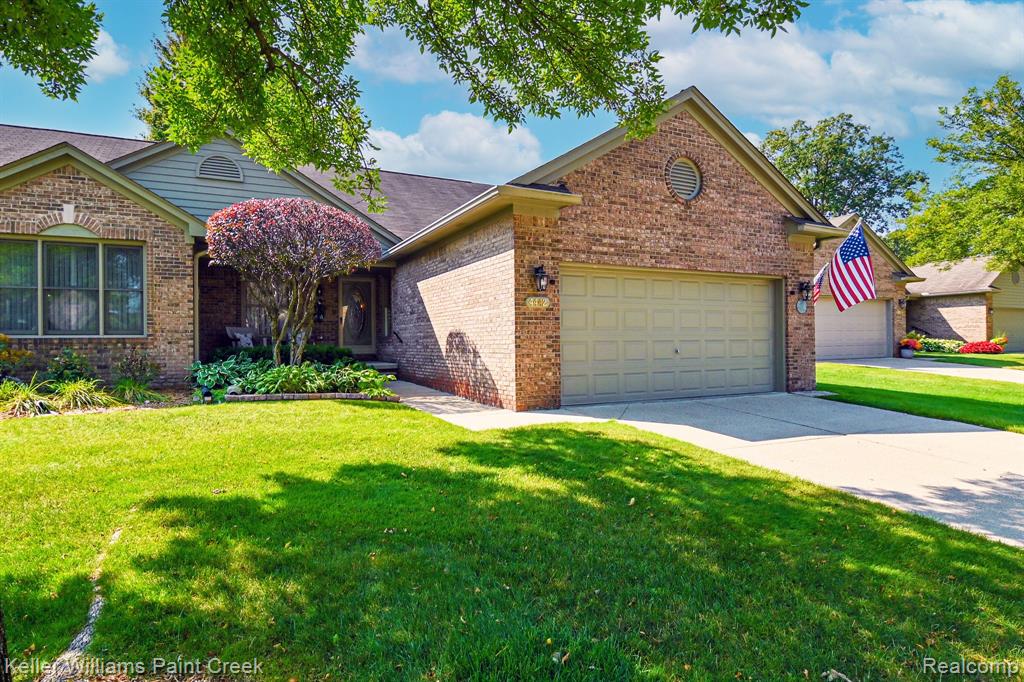 4442 WISTERIA Court, Warren, MI 48092 — Photo 3