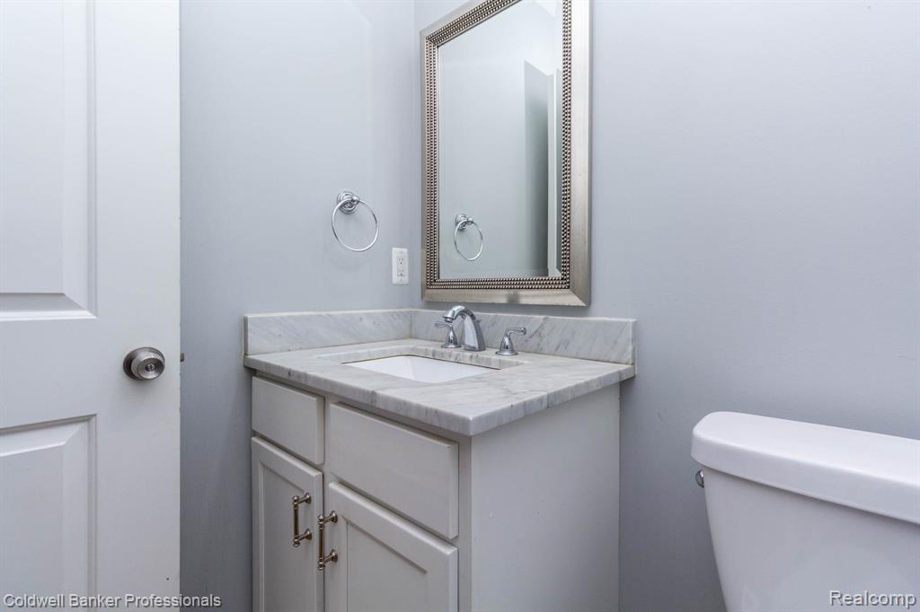 829 N Dorchester Avenue, Royal Oak, MI 48067 — Photo 24
