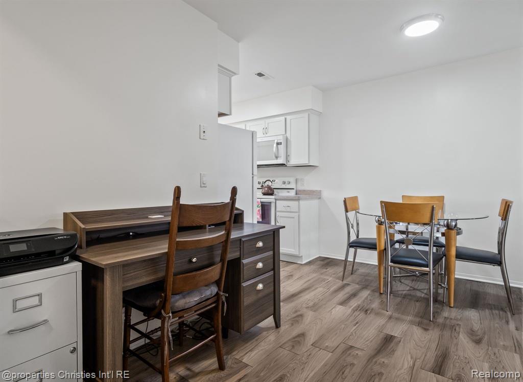 23414 Middlebelt Road, Farmington Hills, MI 48336 — Photo 5