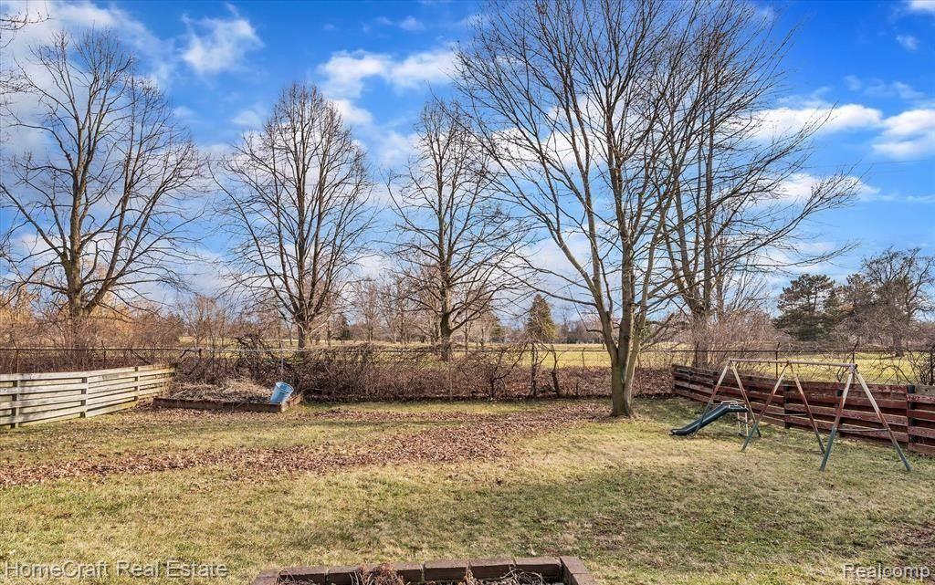 9224 PANAMA Avenue, Ypsilanti, MI 48198 — Photo 27