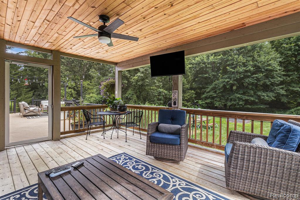 5895 Meadows Drive, Clarkston, MI 48348 — Photo 40