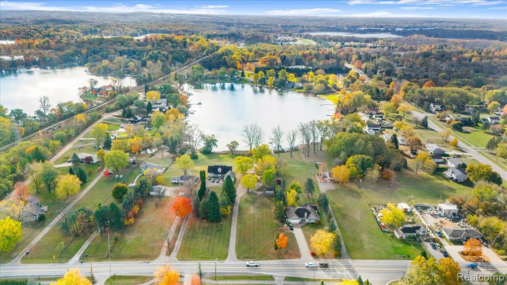 551 Joslyn Road, Lake Orion, MI 48362 — Photo 4