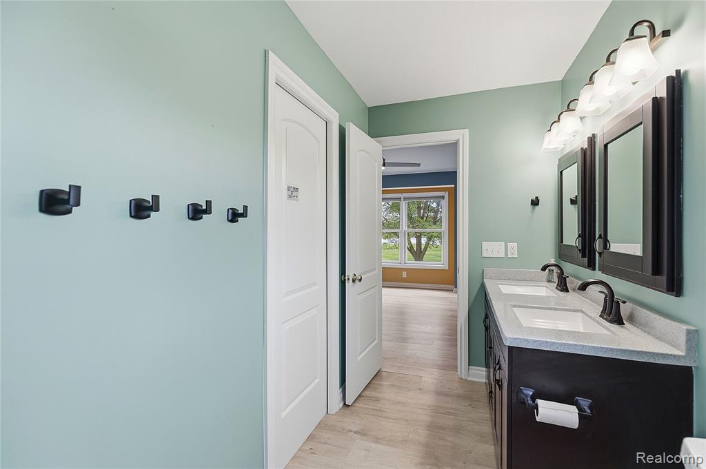 1171 Creekside Court, Burton, MI 48509 — Photo 17