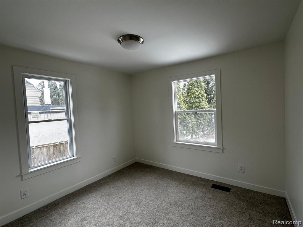 1449 BENVENUE Street, Sylvan Lake, MI 48320 — Photo 15