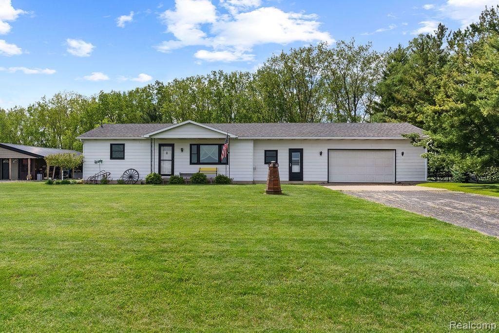 19354 BUECHE Road, New Lothrop, MI 48460 — Photo 3
